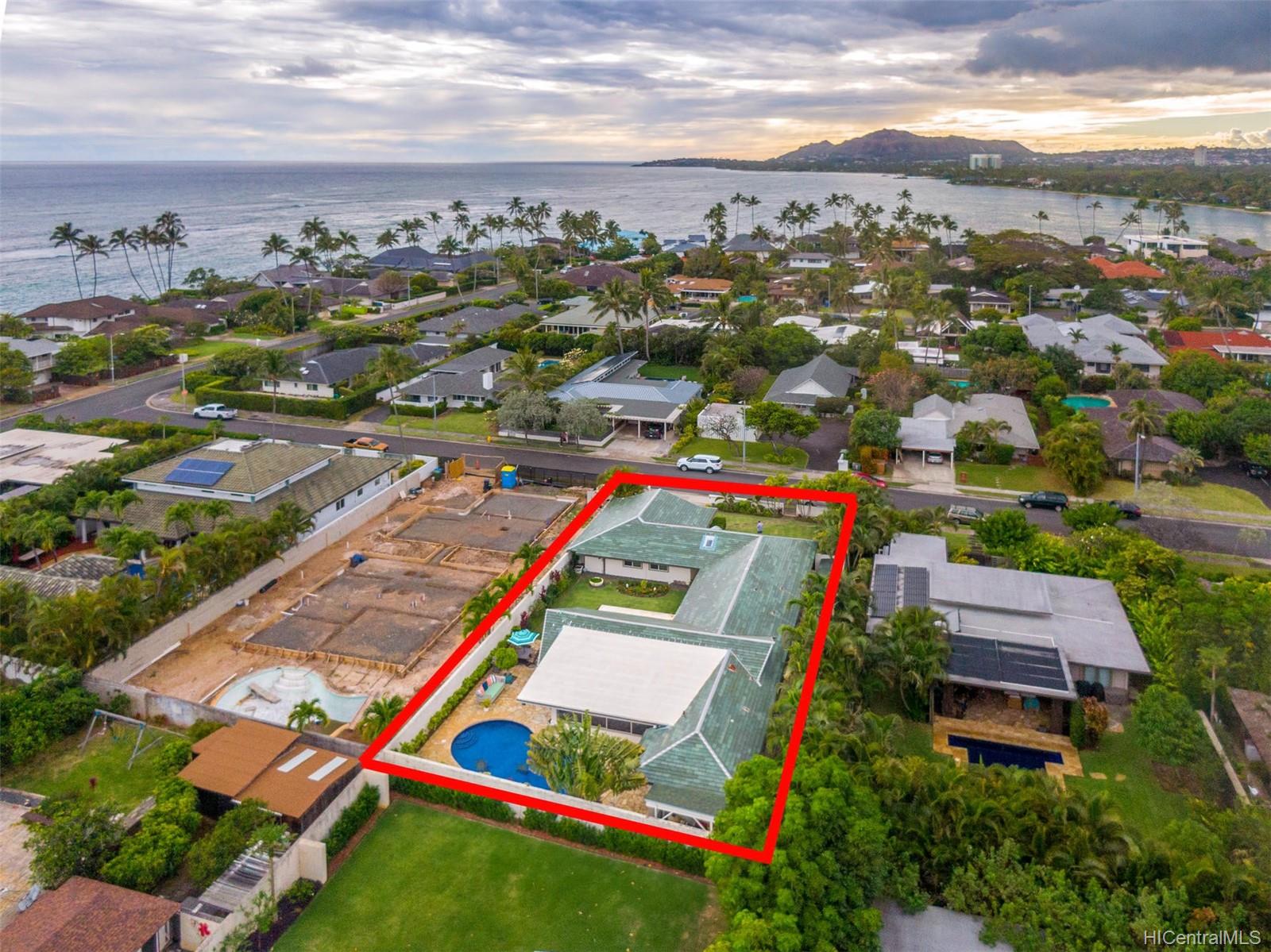 27 Niuhi Street Honolulu, HI 96821