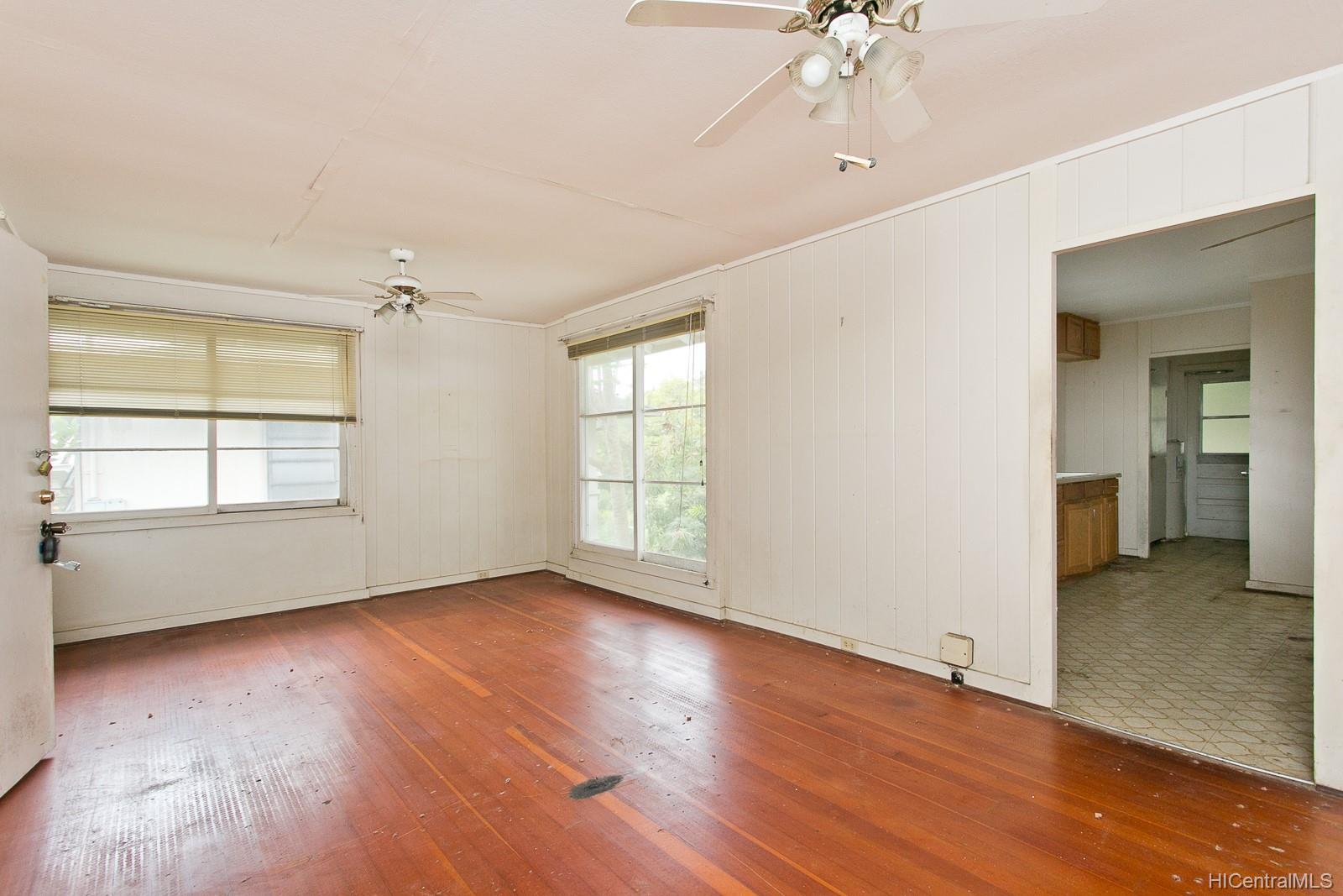 1498 Ainakoa Avenue Honolulu, HI 96821