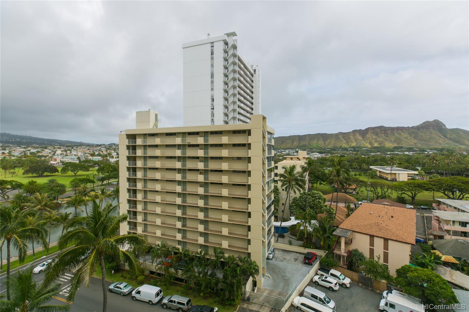 300 Wai Nani Way #II/1017, Honolulu, HI 96815