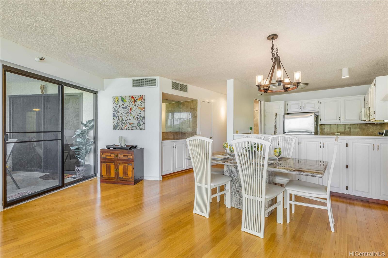 555 Hahaione Street #12C, Honolulu, HI 96825