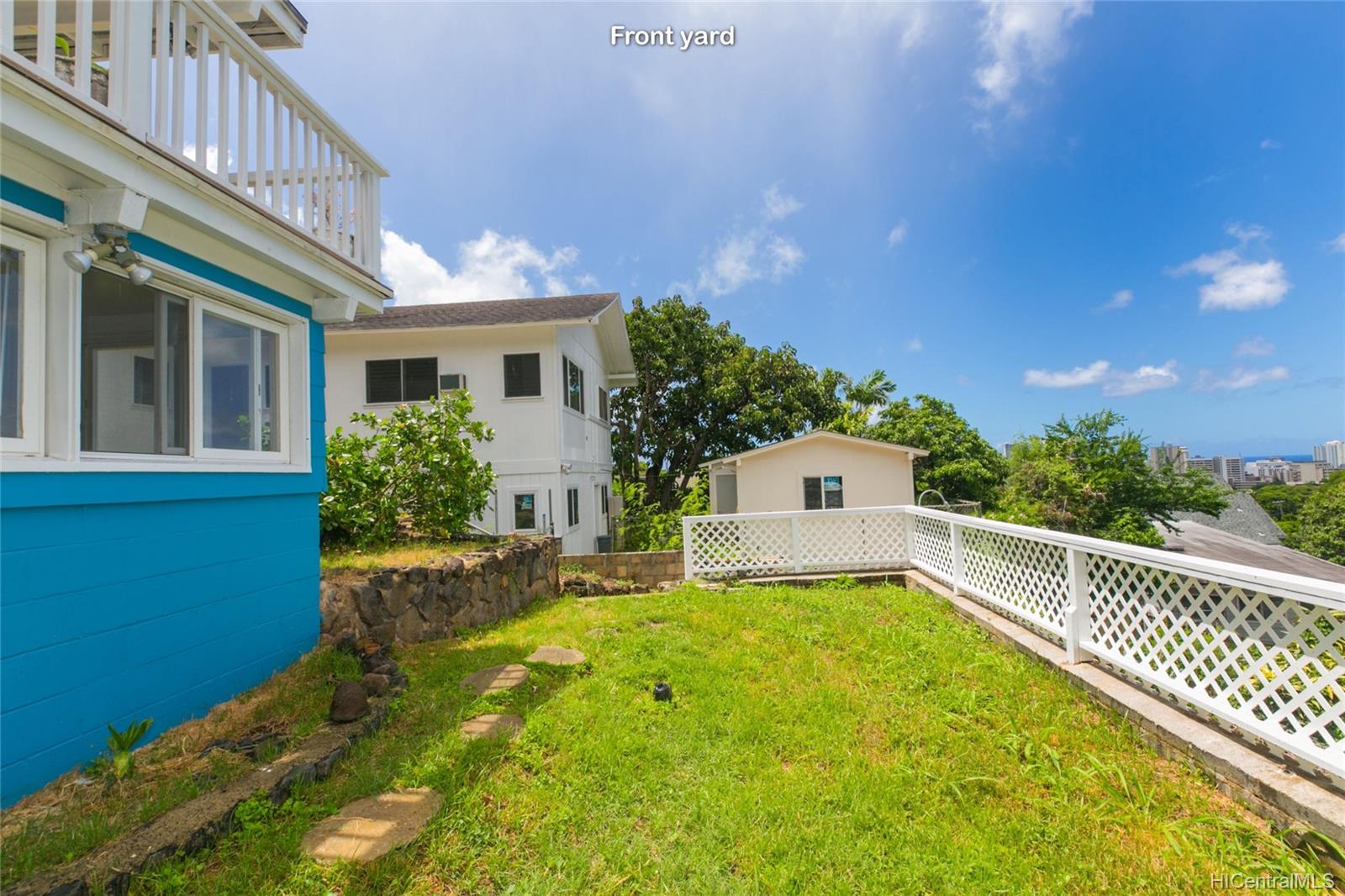 2015B Round Top Drive Honolulu, HI 96822