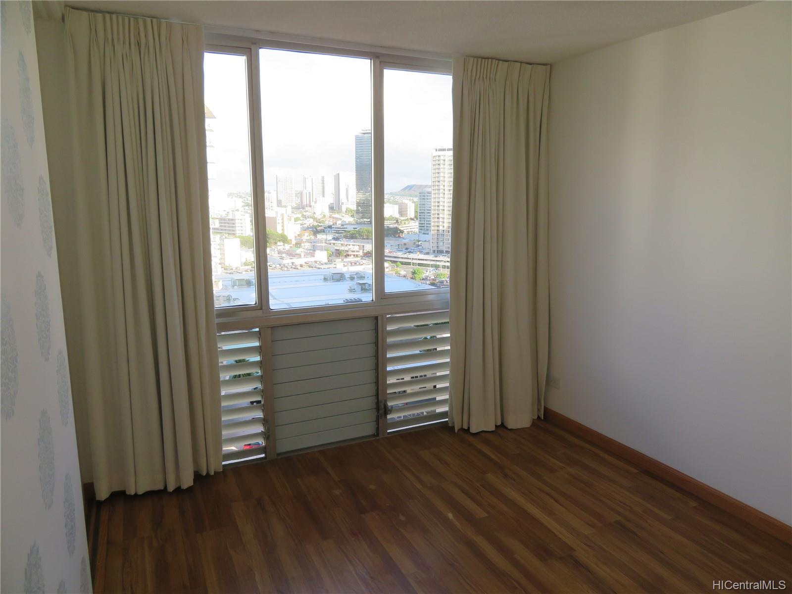 780 Amana Street #1605, Honolulu, HI 96814