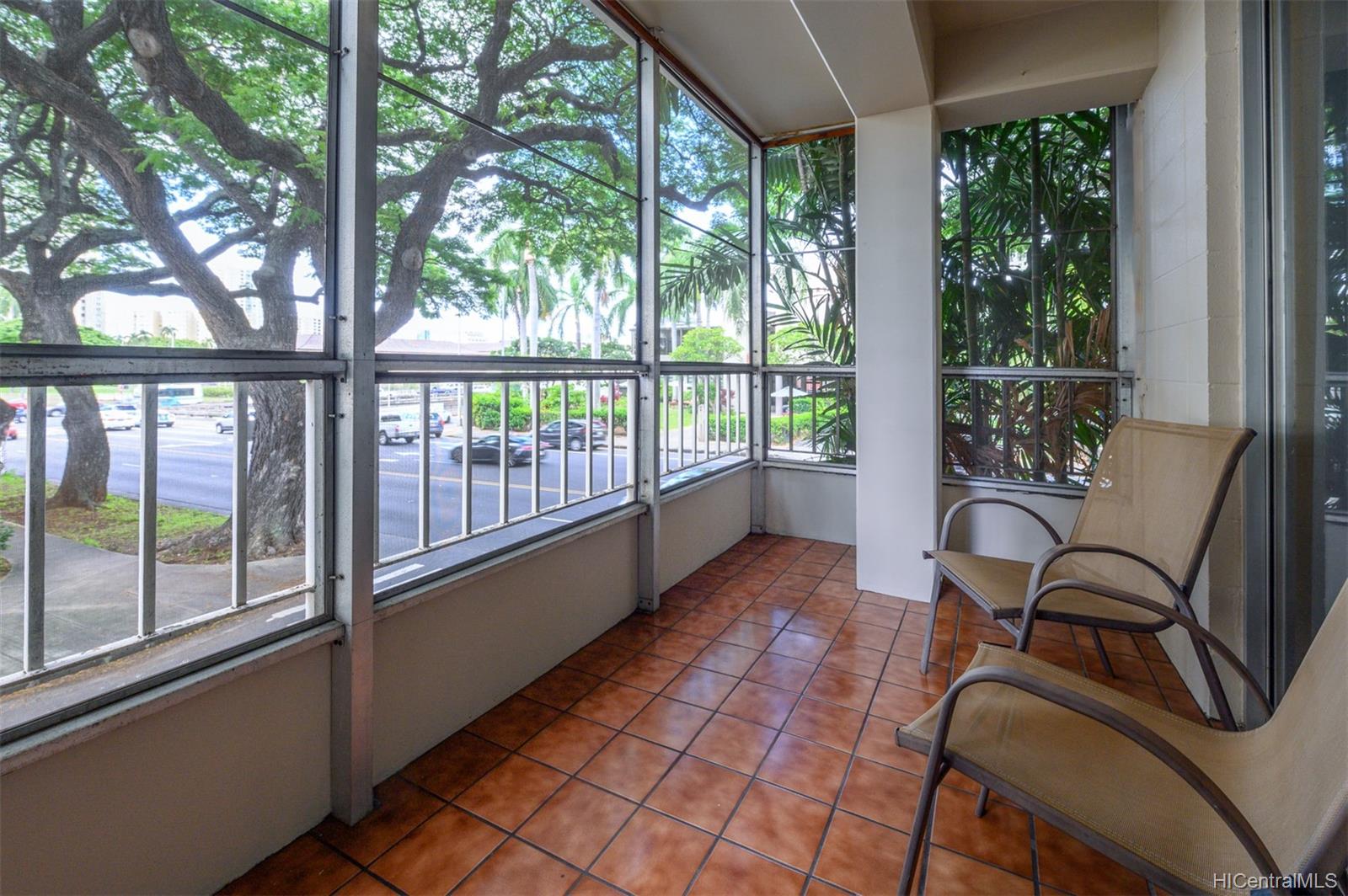 1425 Punahou Street #201, Honolulu, HI 96822