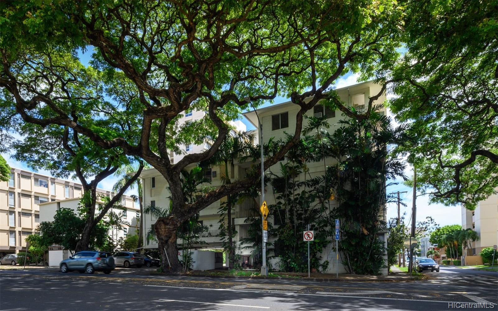 1425 Punahou Street #201, Honolulu, HI 96822