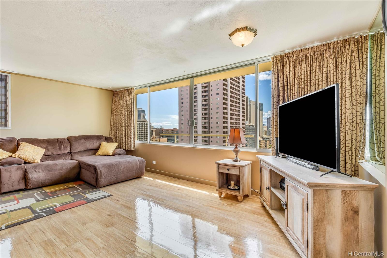 435 Seaside Avenue #1602, Honolulu, HI 96815