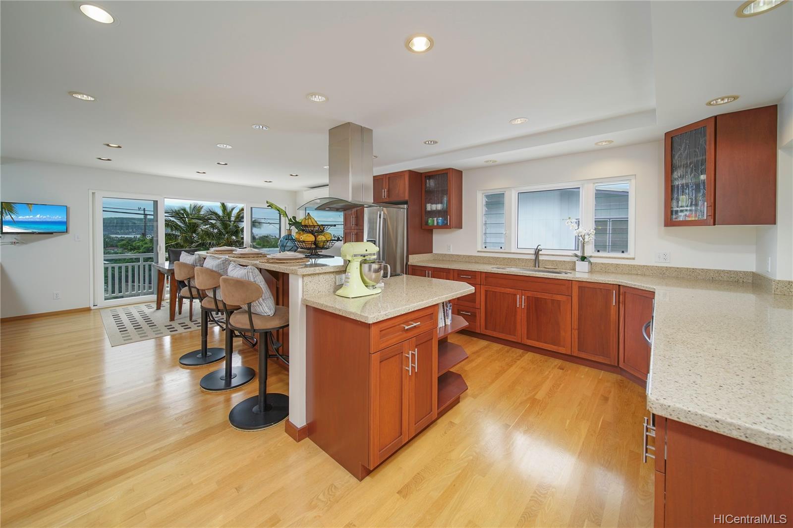 344 Anonia Street Honolulu, HI 96821