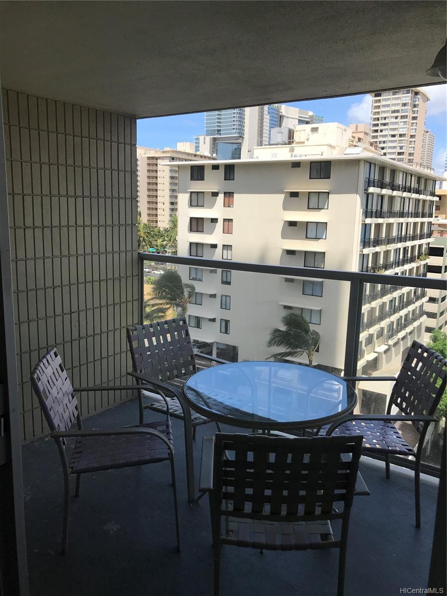 445 Seaside Avenue #906, Honolulu, HI 96815