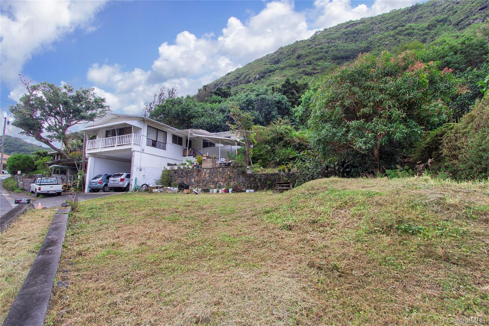 2165-B 10th Avenue Honolulu, HI 96816