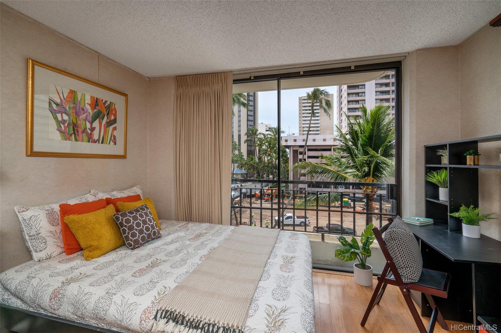 440 Seaside Avenue #306, Honolulu, HI 96815