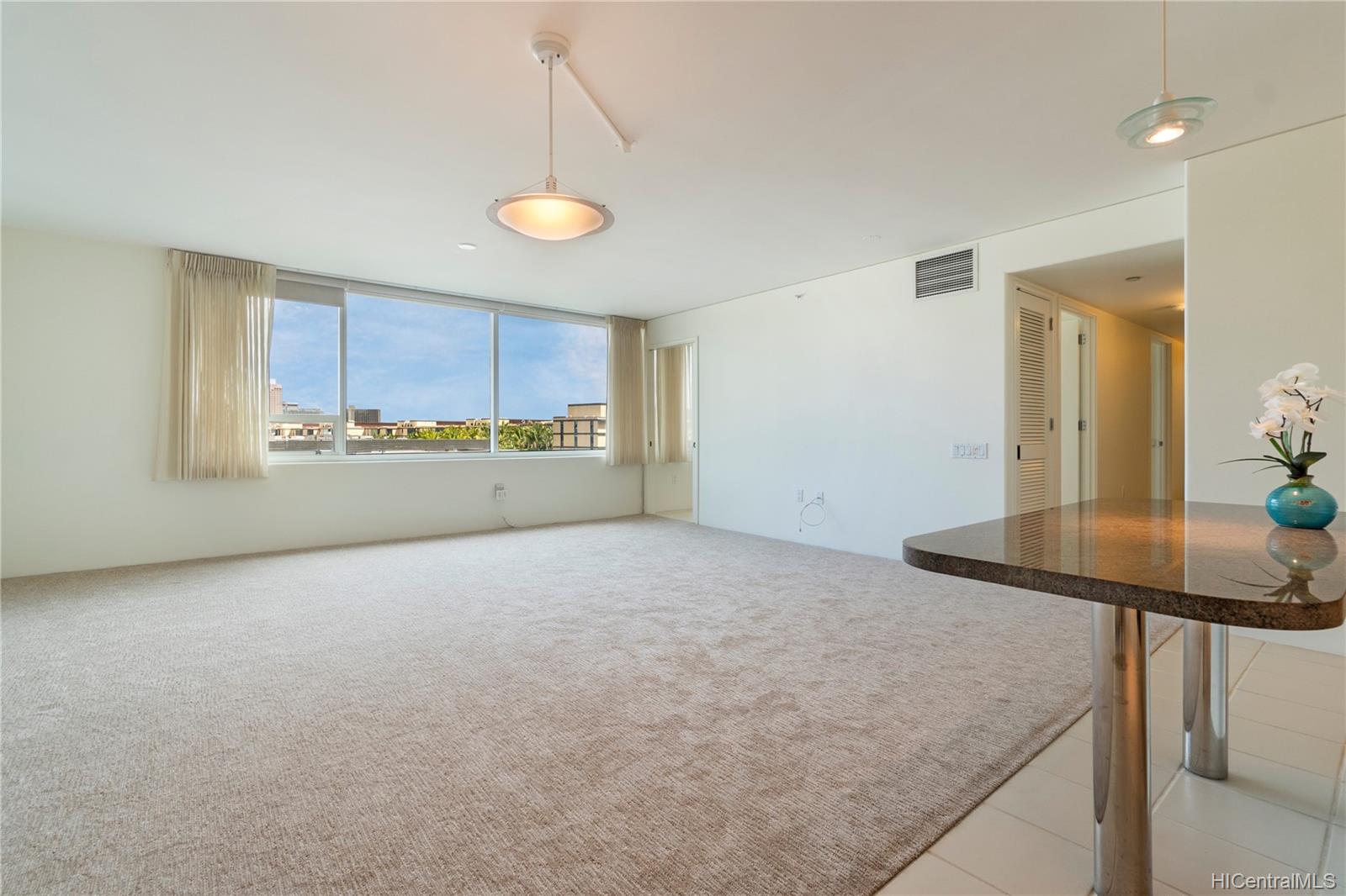 88 Piikoi Street #1005, Honolulu, HI 96814