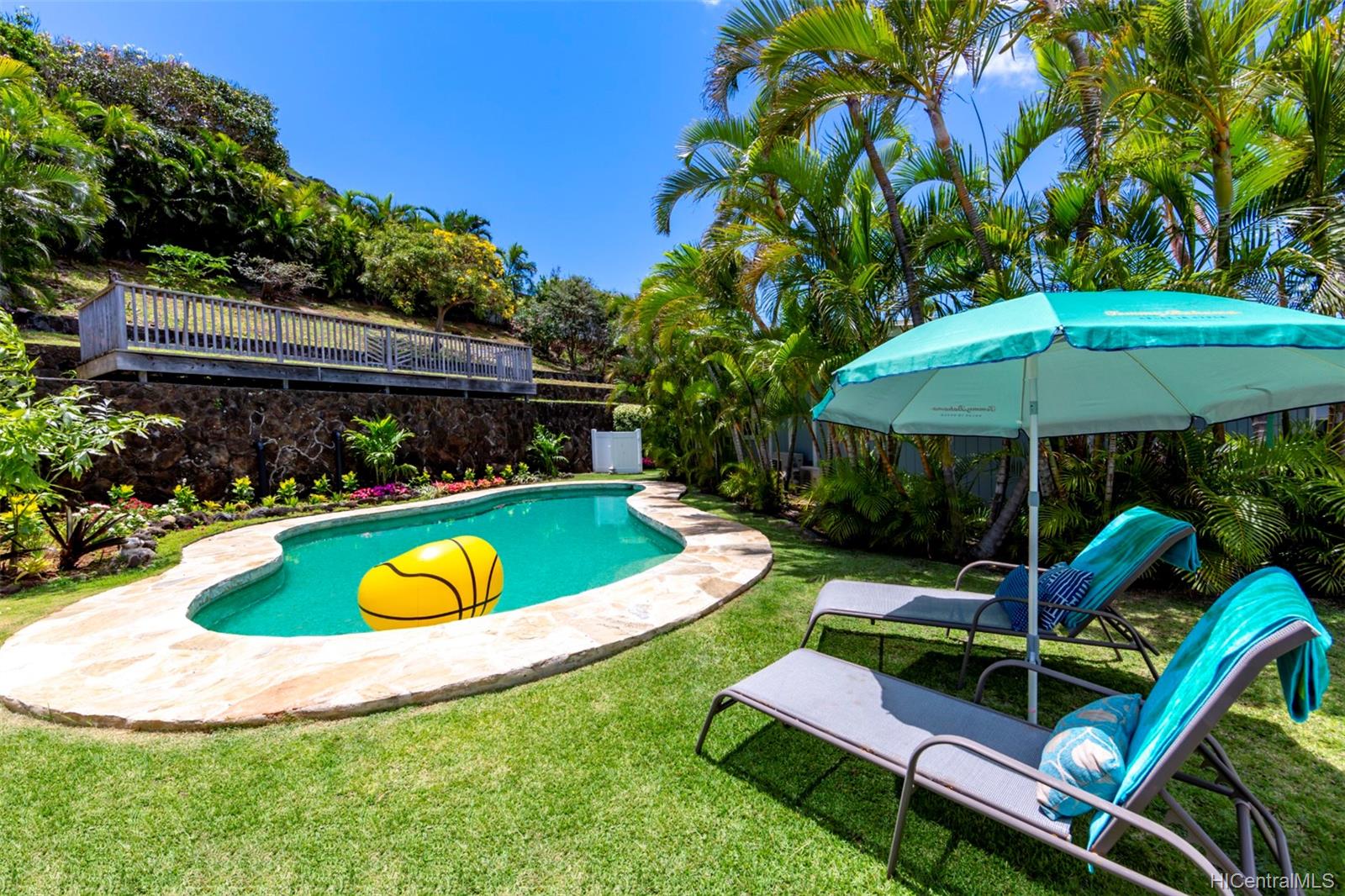 827 Kalalea Street Honolulu, HI 96825