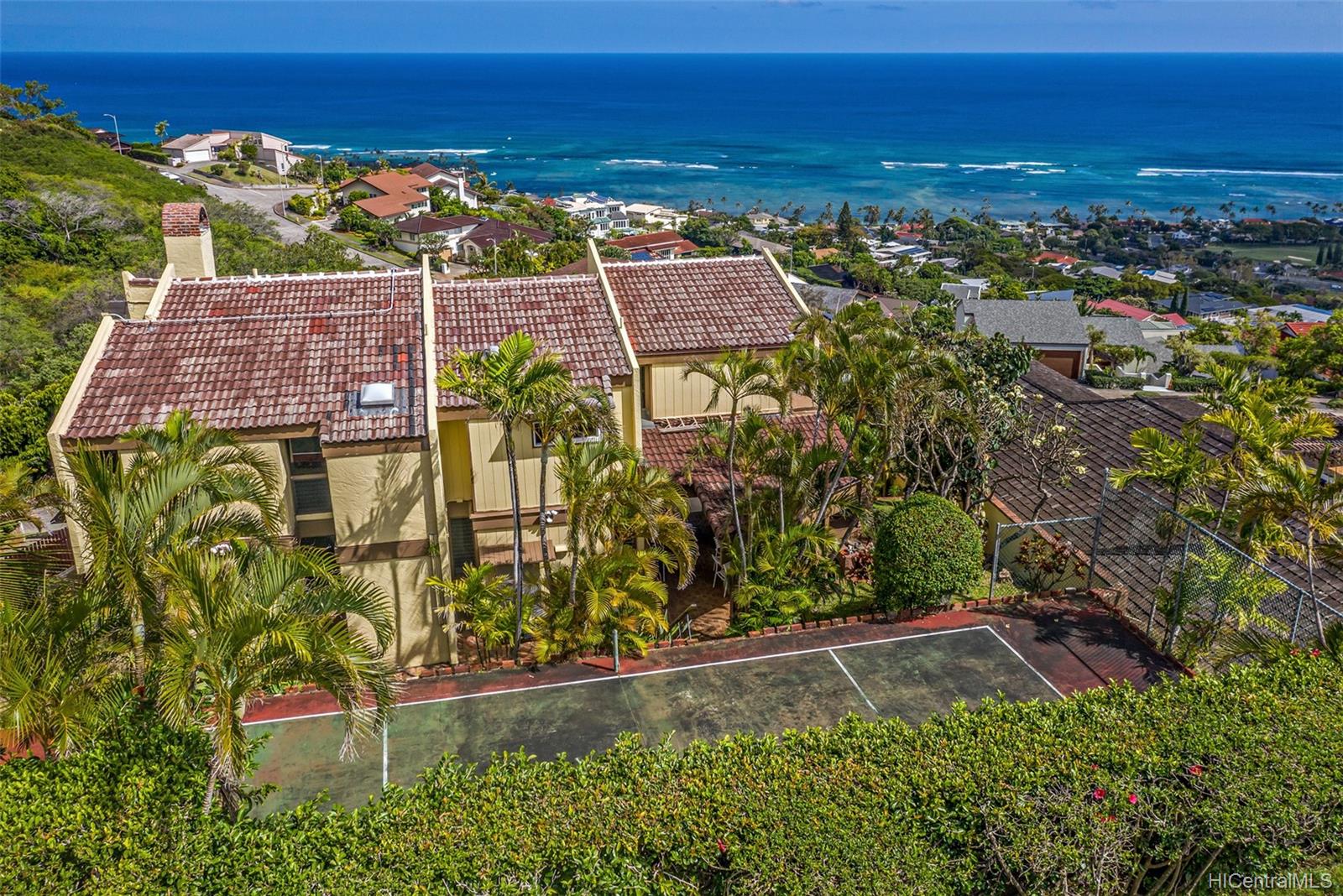 1692 Laukahi Street Honolulu, HI 96821