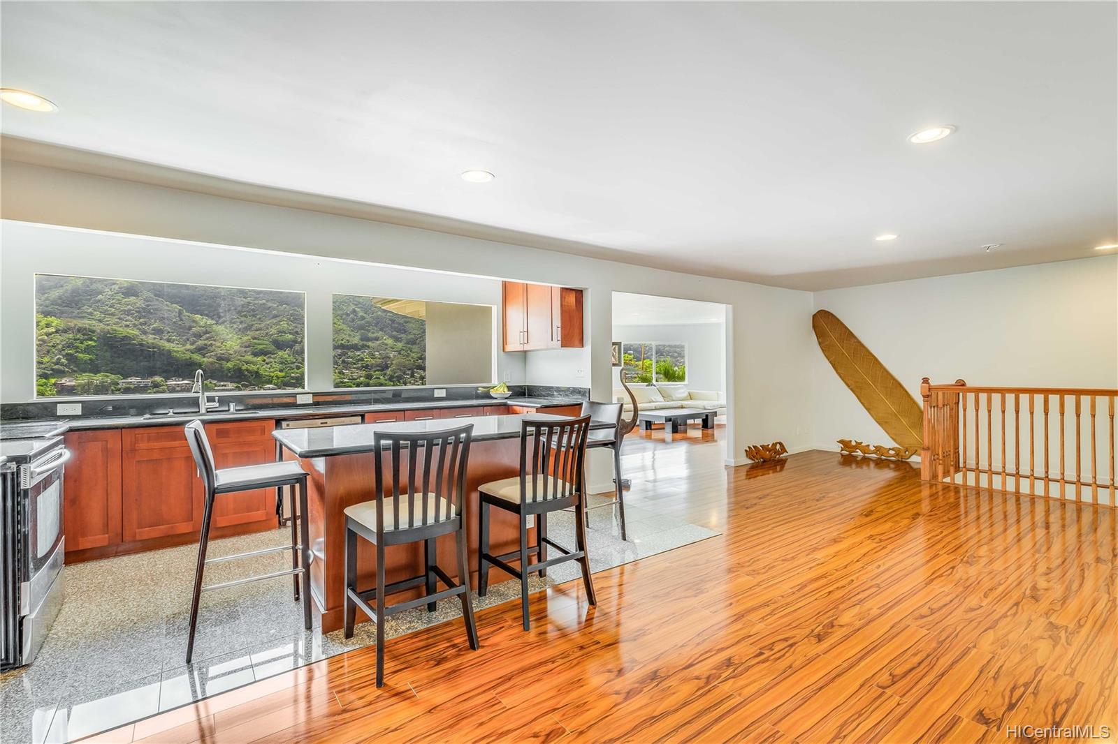 3434 Keahi Place Honolulu, HI 96822