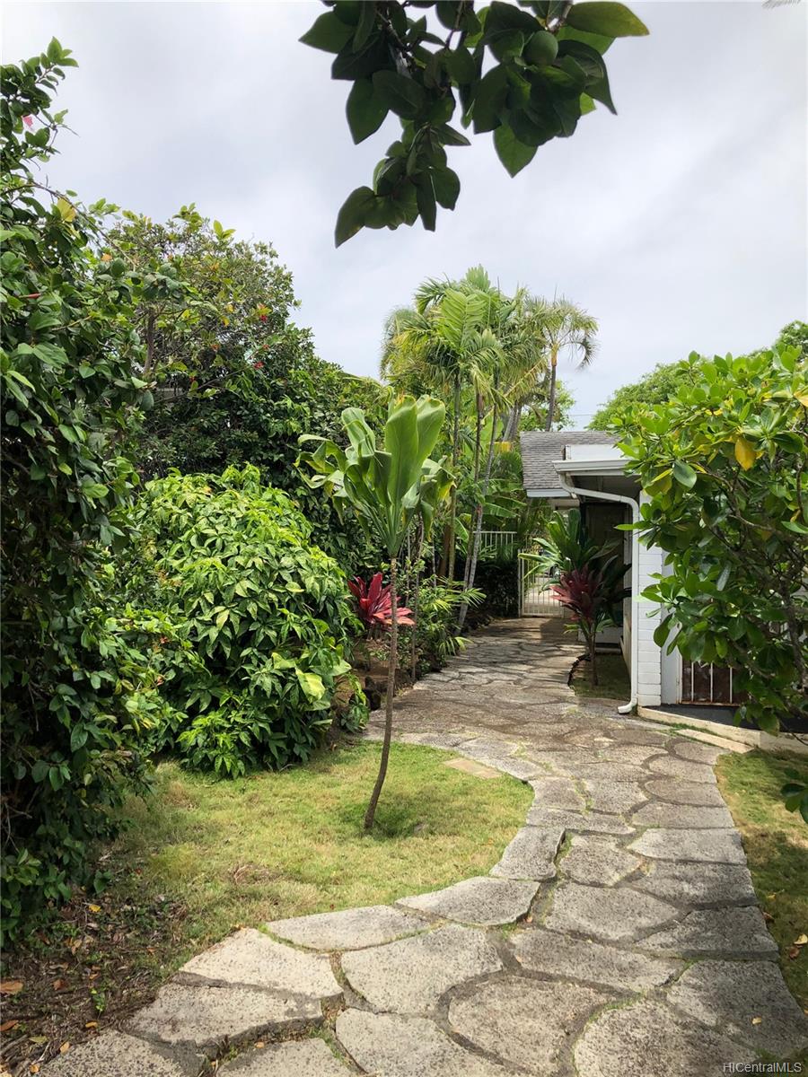 4709 Moa Street Honolulu, HI 96816