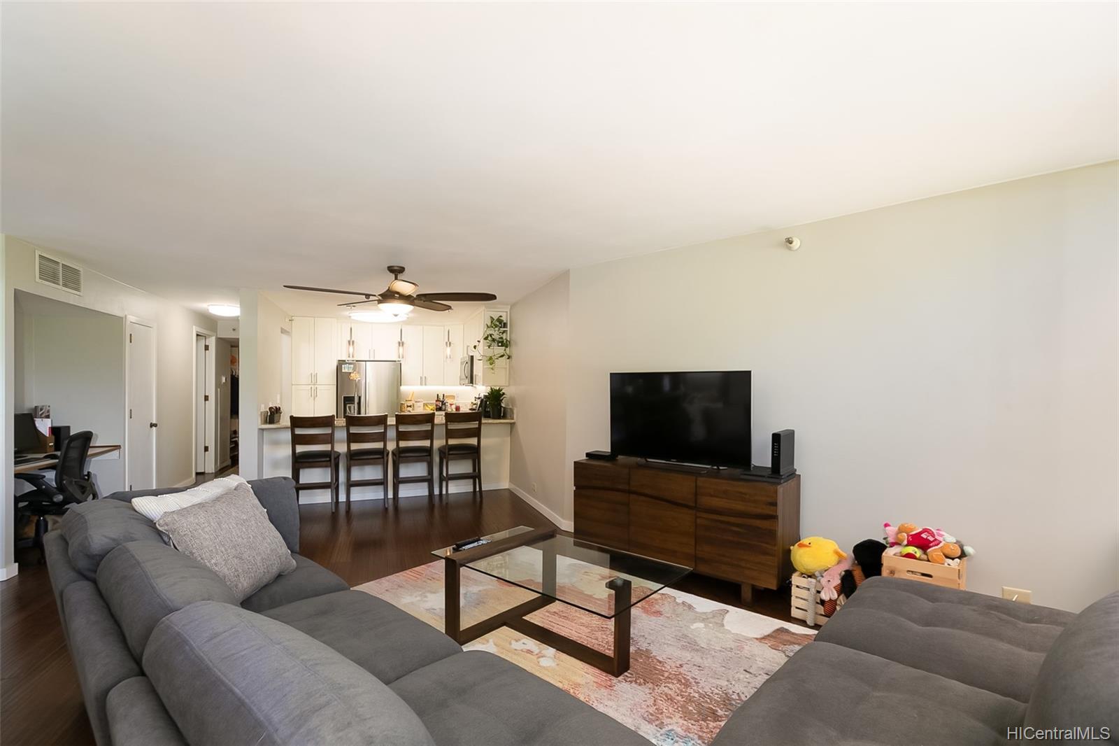 555 Hahaione Street #3D, Honolulu, HI 96825