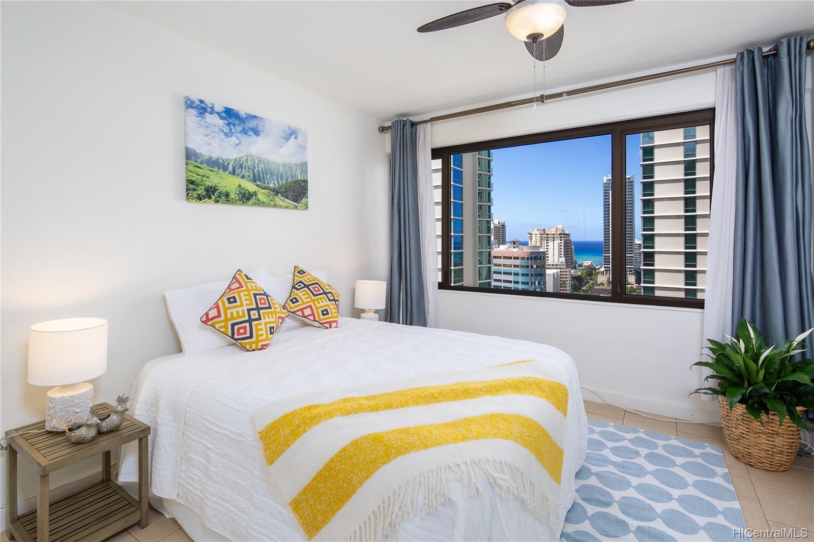 2140 Kuhio Avenue #1808, Honolulu, HI 96815