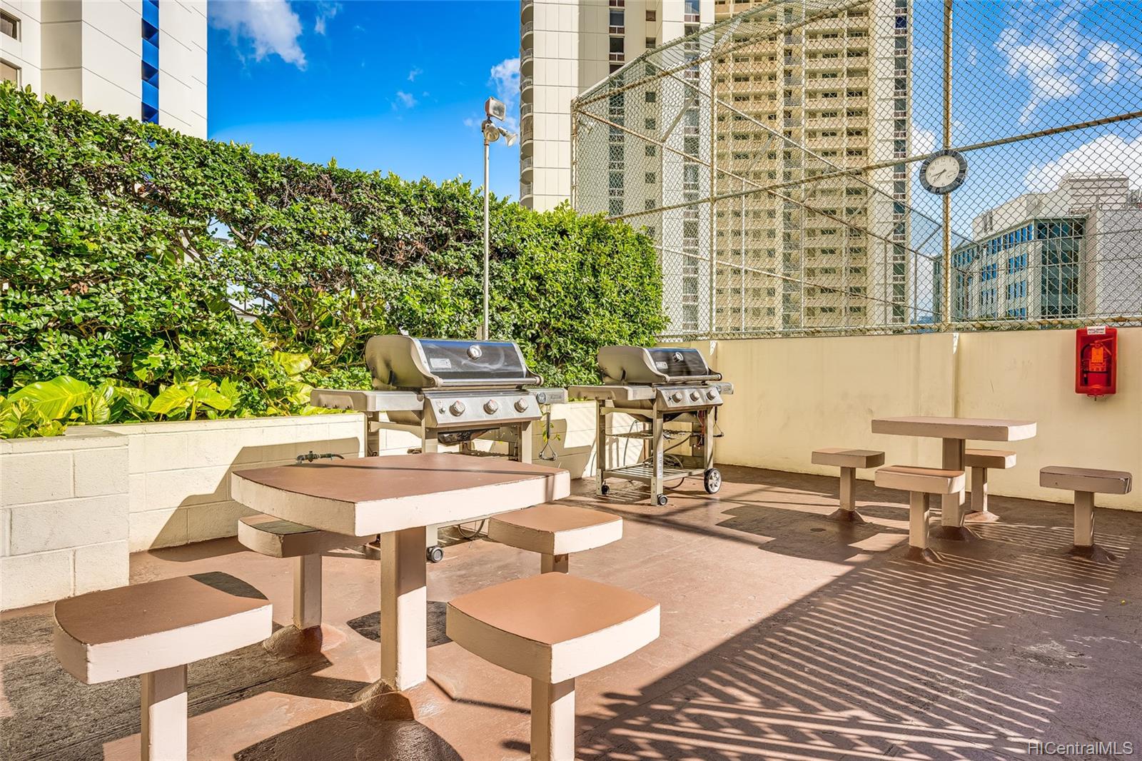 469 Ena Road #703, Honolulu, HI 96815