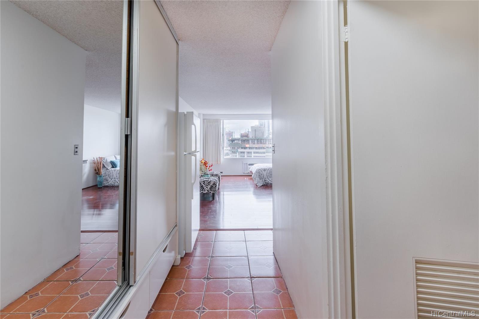 747 Amana Street #917, Honolulu, HI 96814