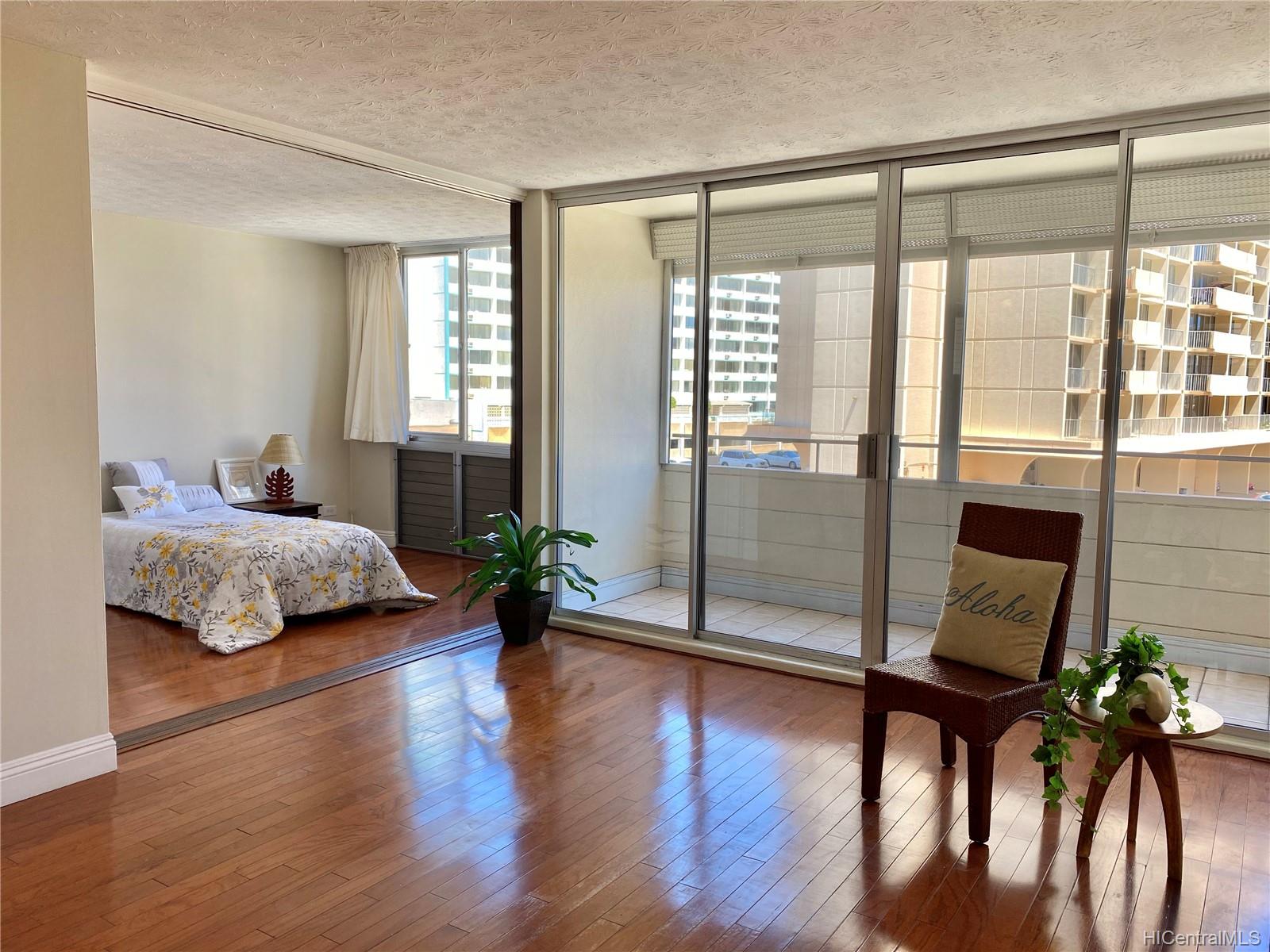 780 Amana Street #406, Honolulu, HI 96814