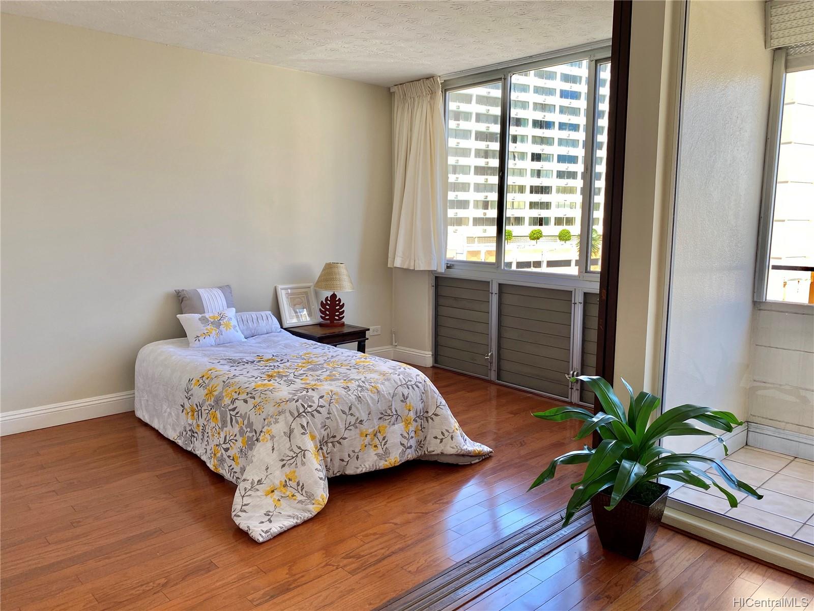 780 Amana Street #406, Honolulu, HI 96814