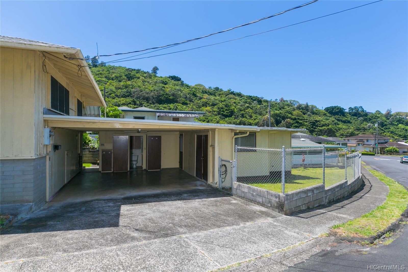 2537 Ahekolo Street Honolulu, HI 96813