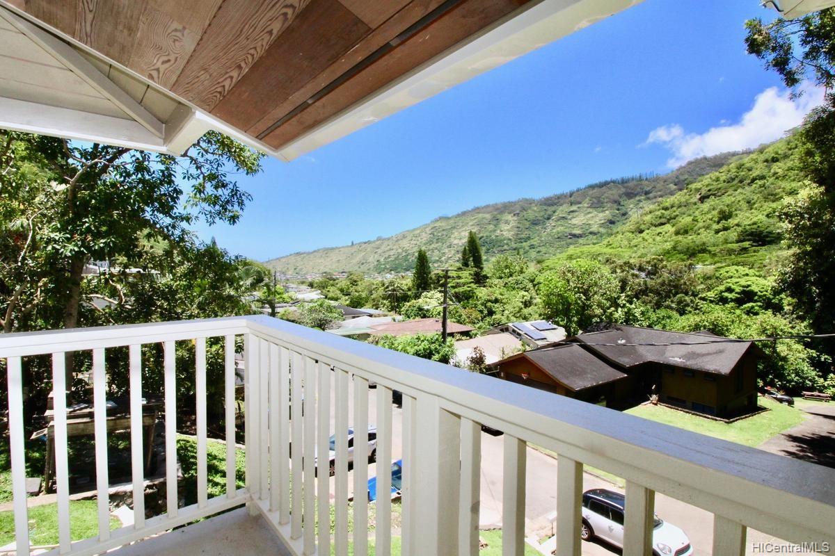 2465 Lamaku Place Honolulu, HI 96816