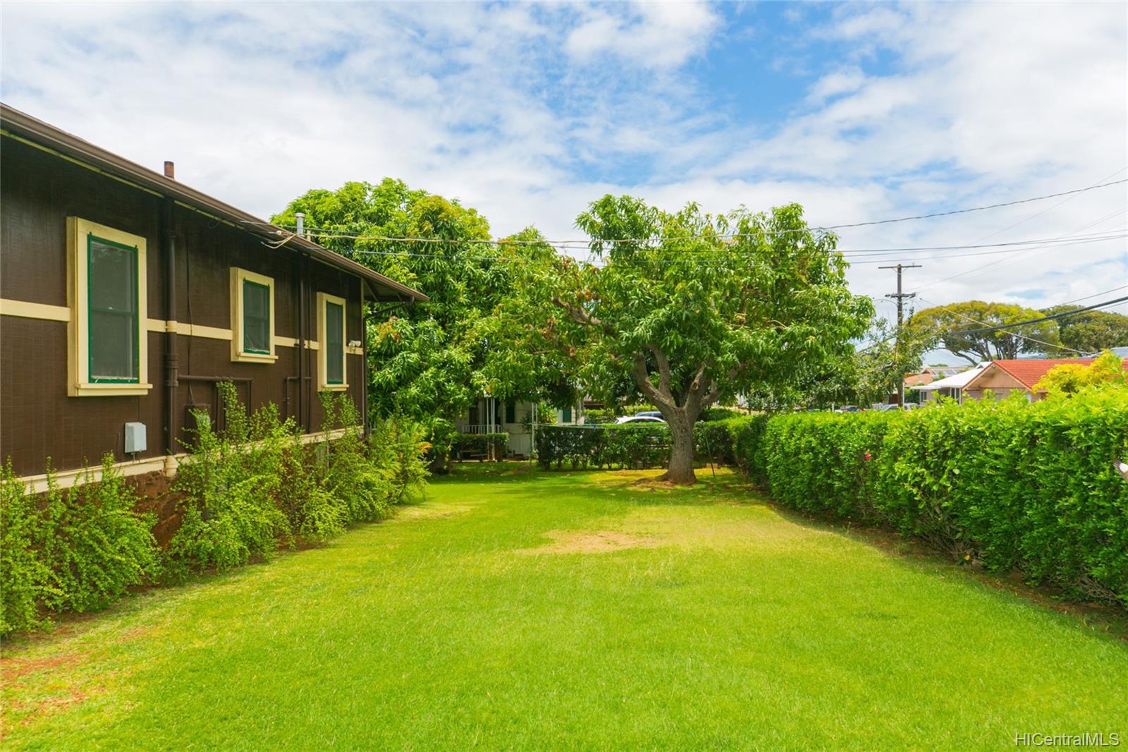 756 11th Avenue Honolulu, HI 96816