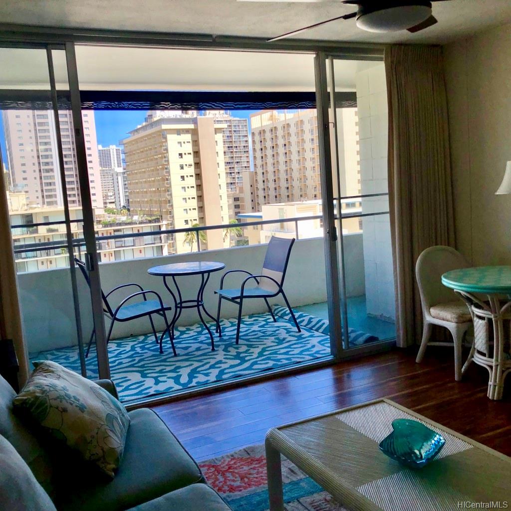 430 Kaiolu Street #1106, Honolulu, HI 96815