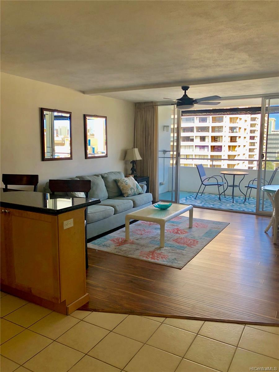 430 Kaiolu Street #1106, Honolulu, HI 96815