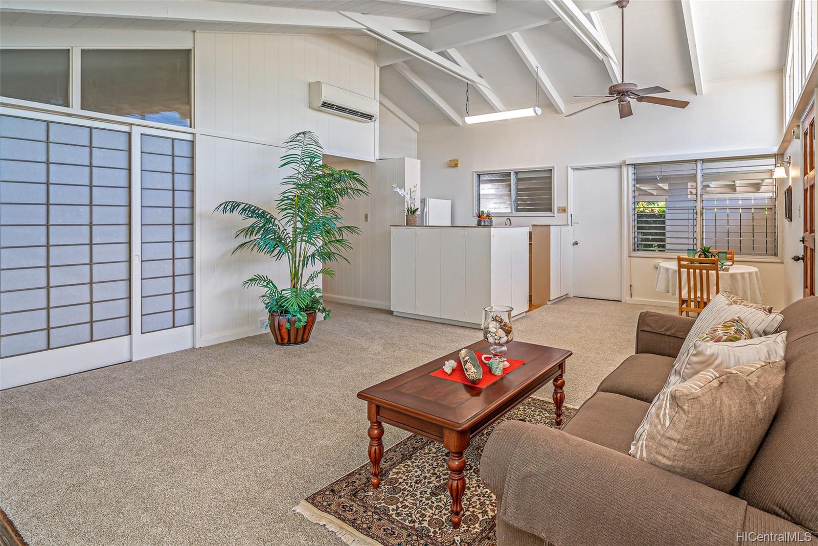 5608 Kanau Street Honolulu, HI 96821