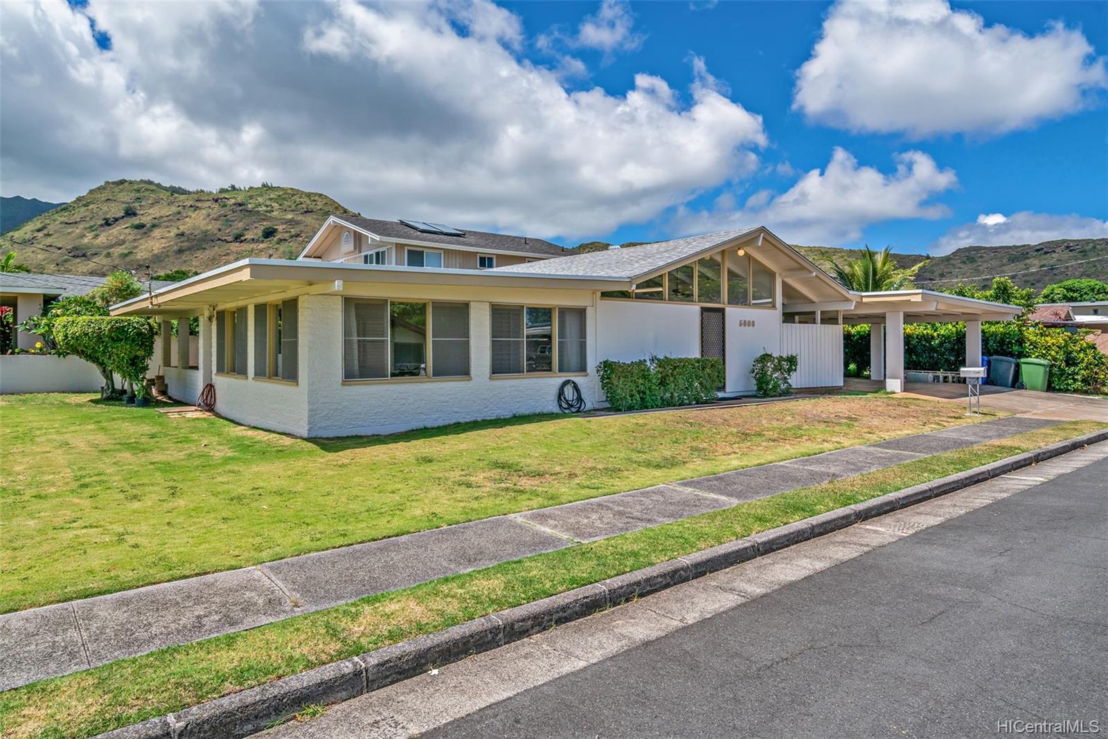 5608 Kanau Street Honolulu, HI 96821