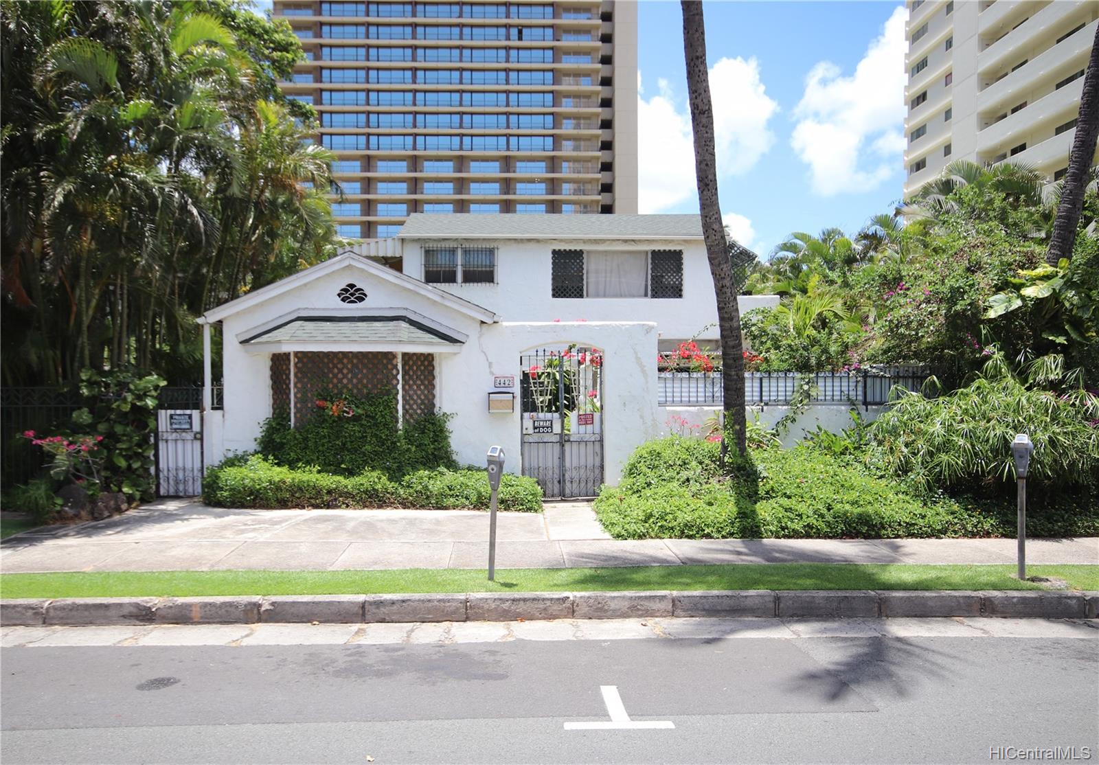 442 Kalaimoku Street Honolulu, HI 96815