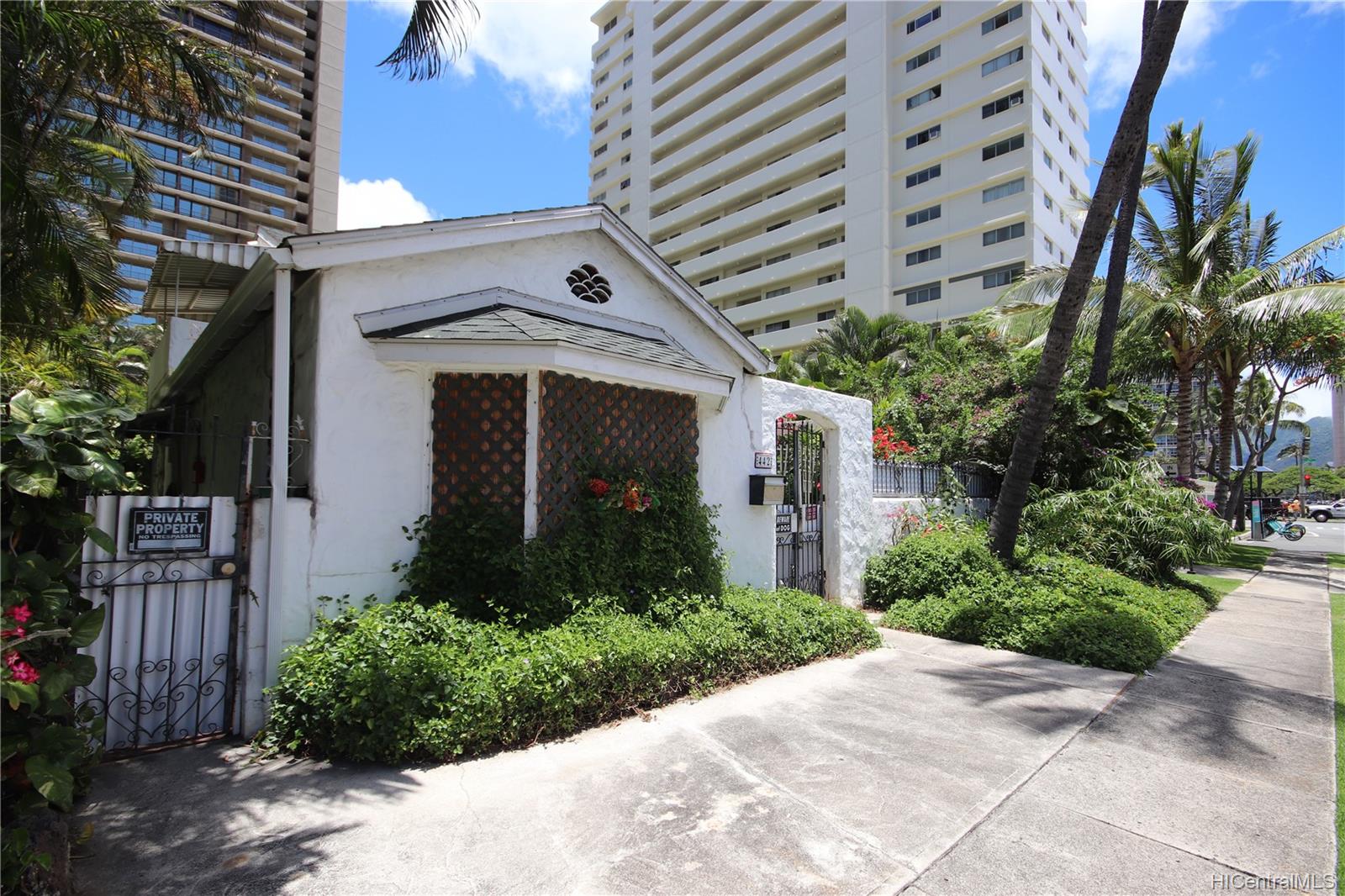 442 Kalaimoku Street Honolulu, HI 96815