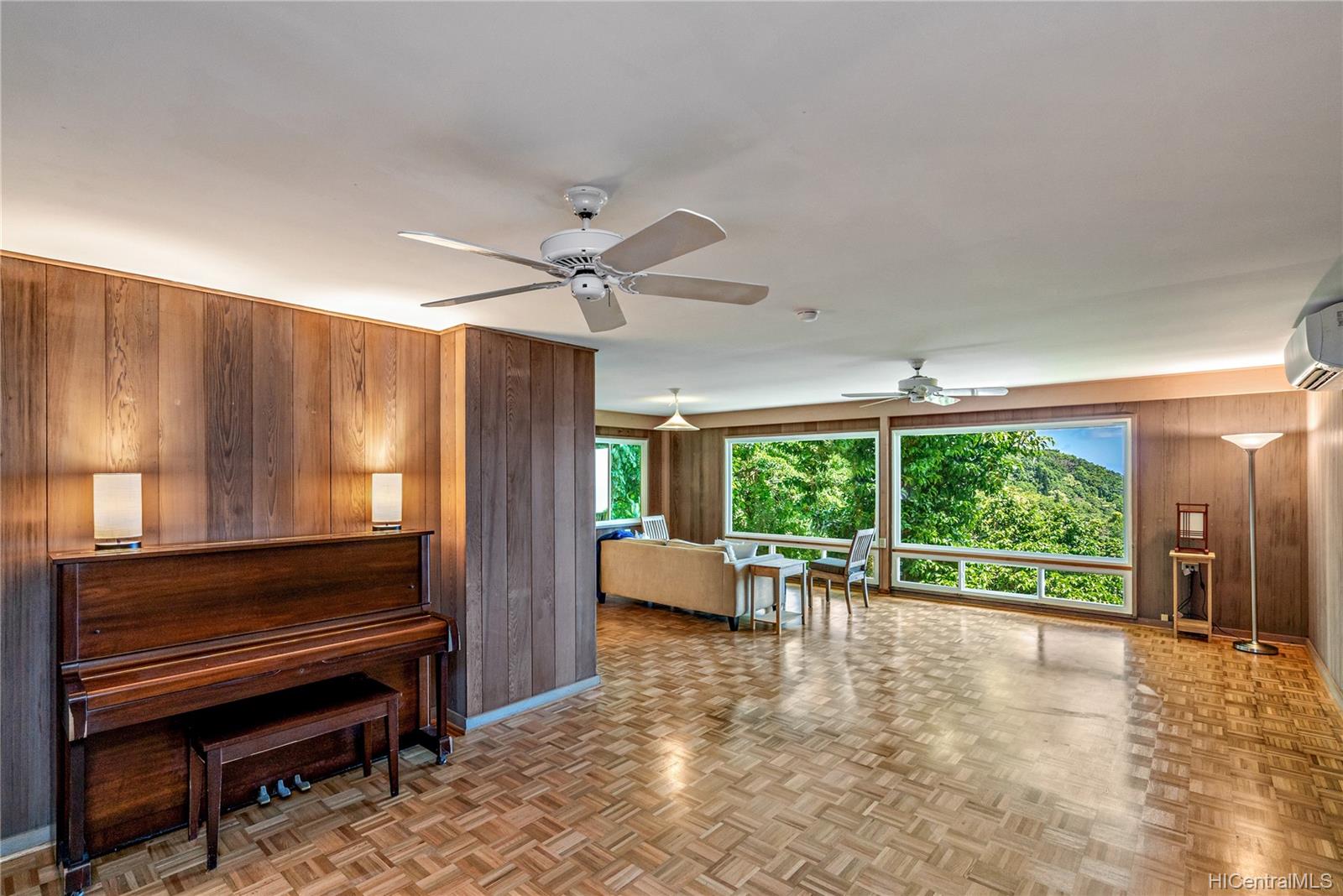 215 Forest Ridge Way Honolulu, HI 96822