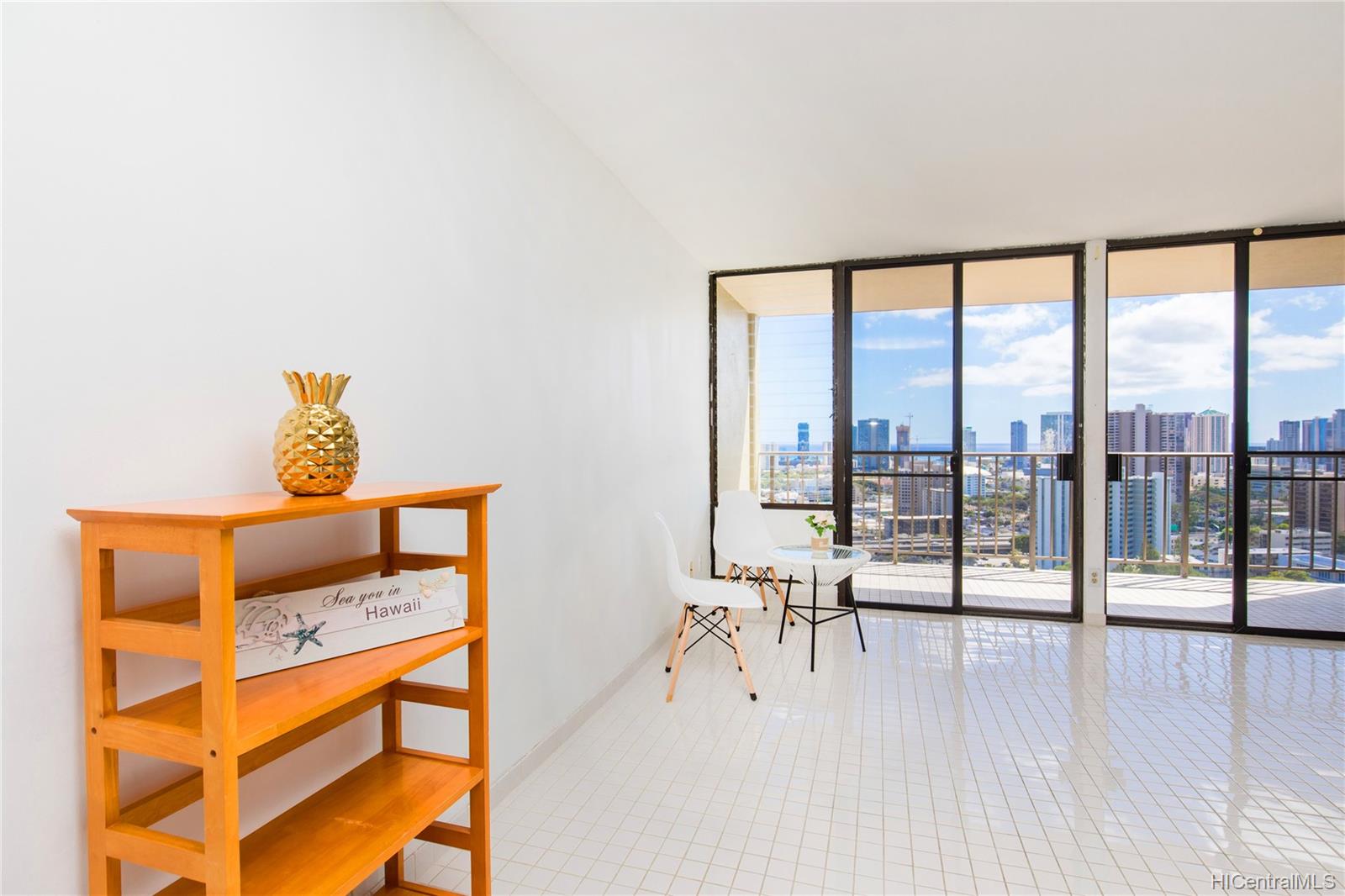 1561 Pensacola Street #2404, Honolulu, HI 96822