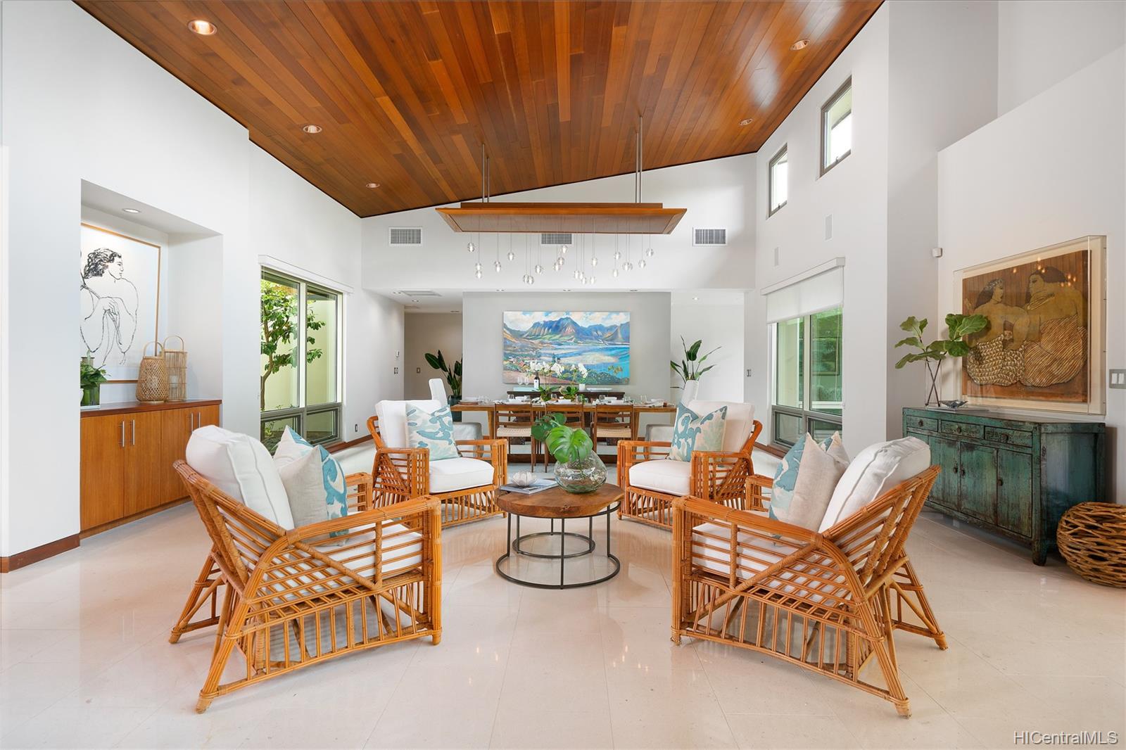 4528 Kahala Avenue Honolulu, HI 96816