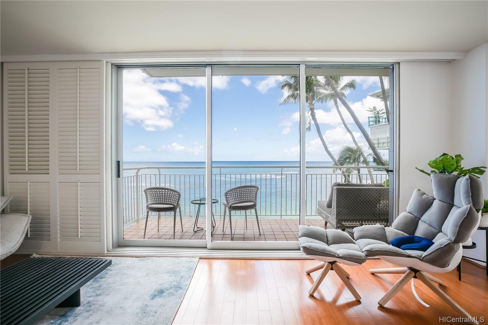 2969 kalakaua Avenue #104, Honolulu, HI 96815