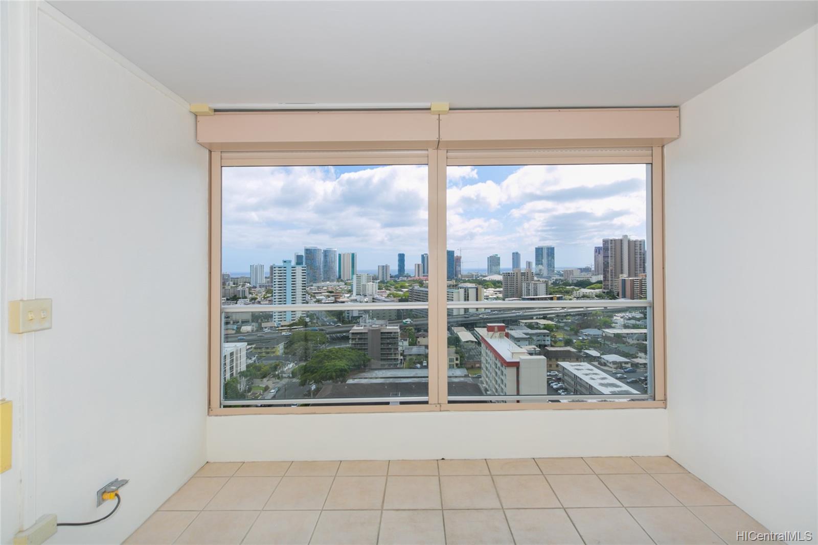 1556 Piikoi Street #1906, Honolulu, HI 96822