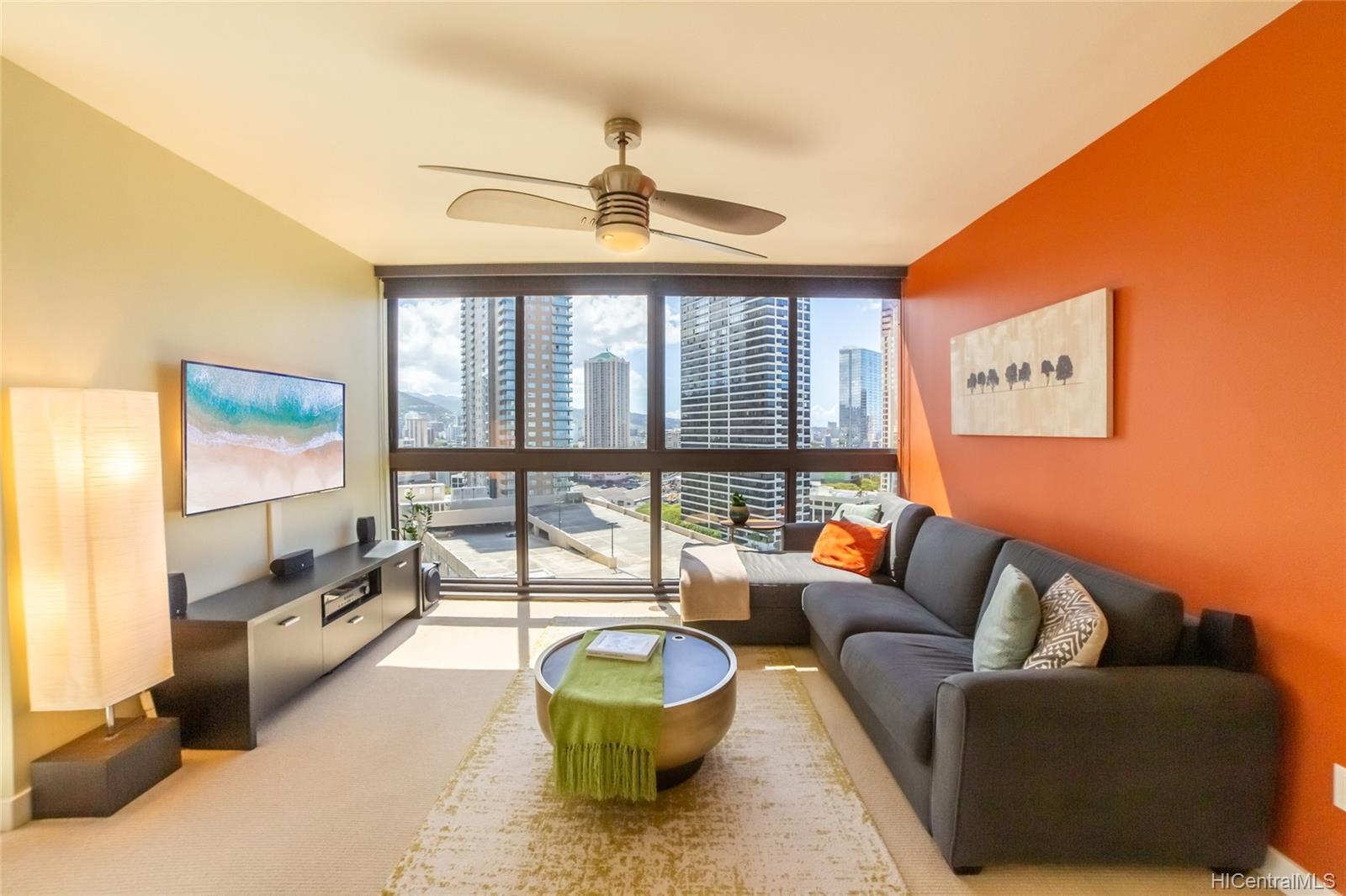 600 Queen Street #1801, Honolulu, HI 96813