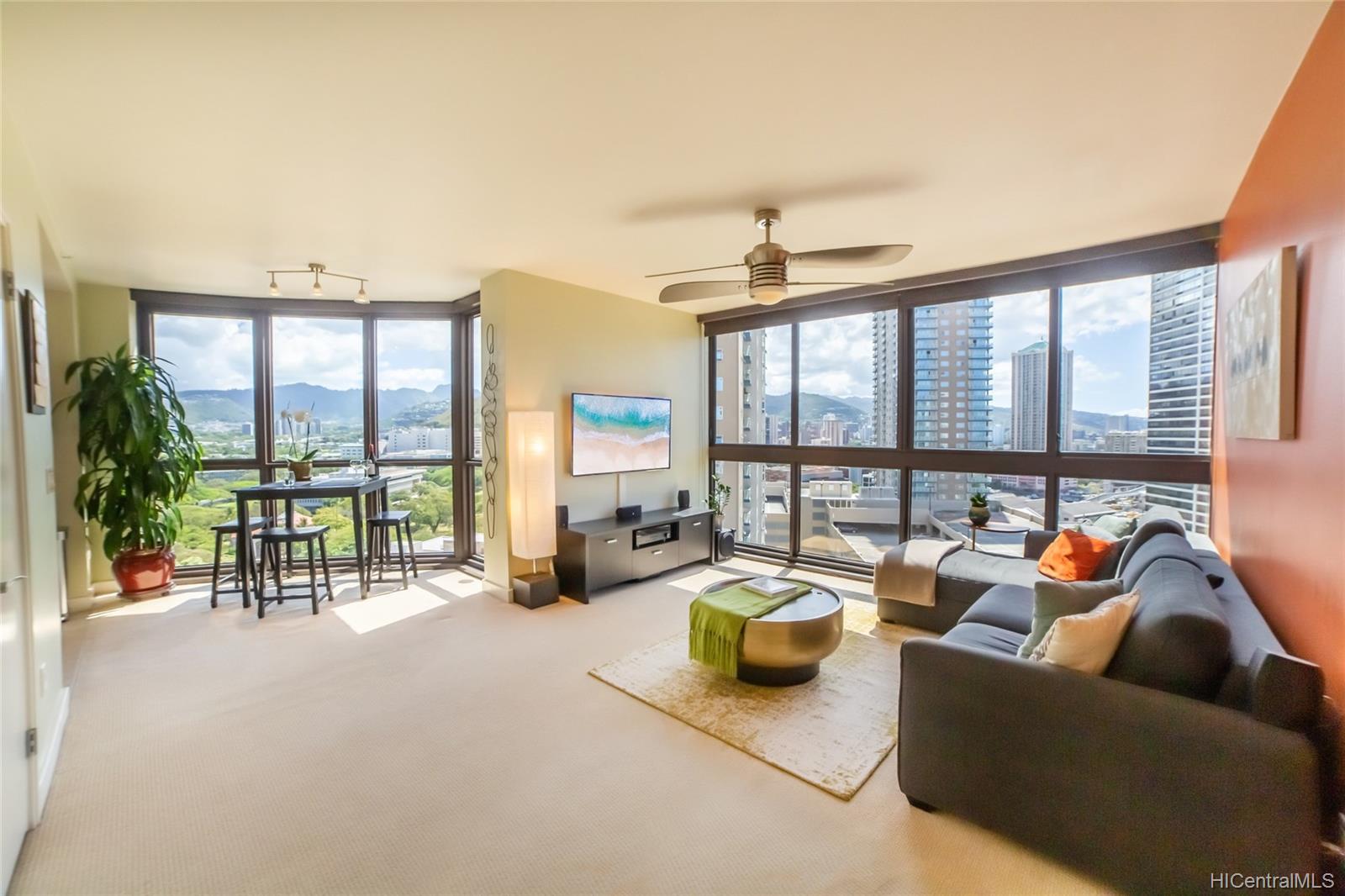 600 Queen Street #1801, Honolulu, HI 96813