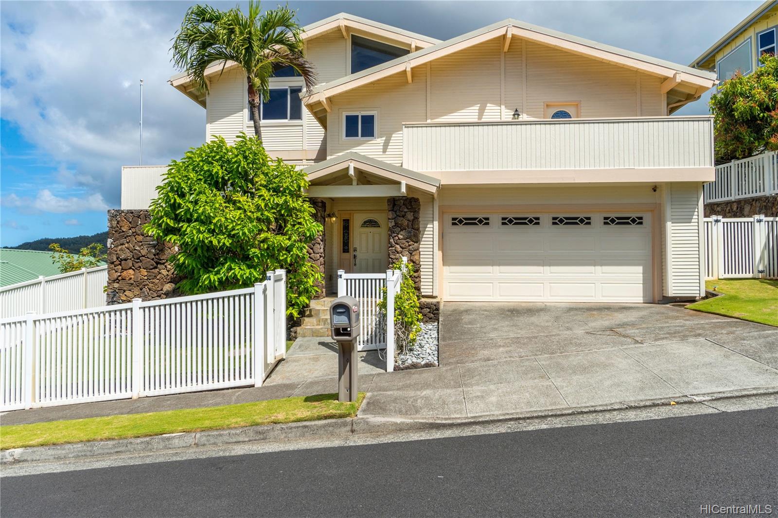 1100 Kaumoku Street Honolulu, HI 96825