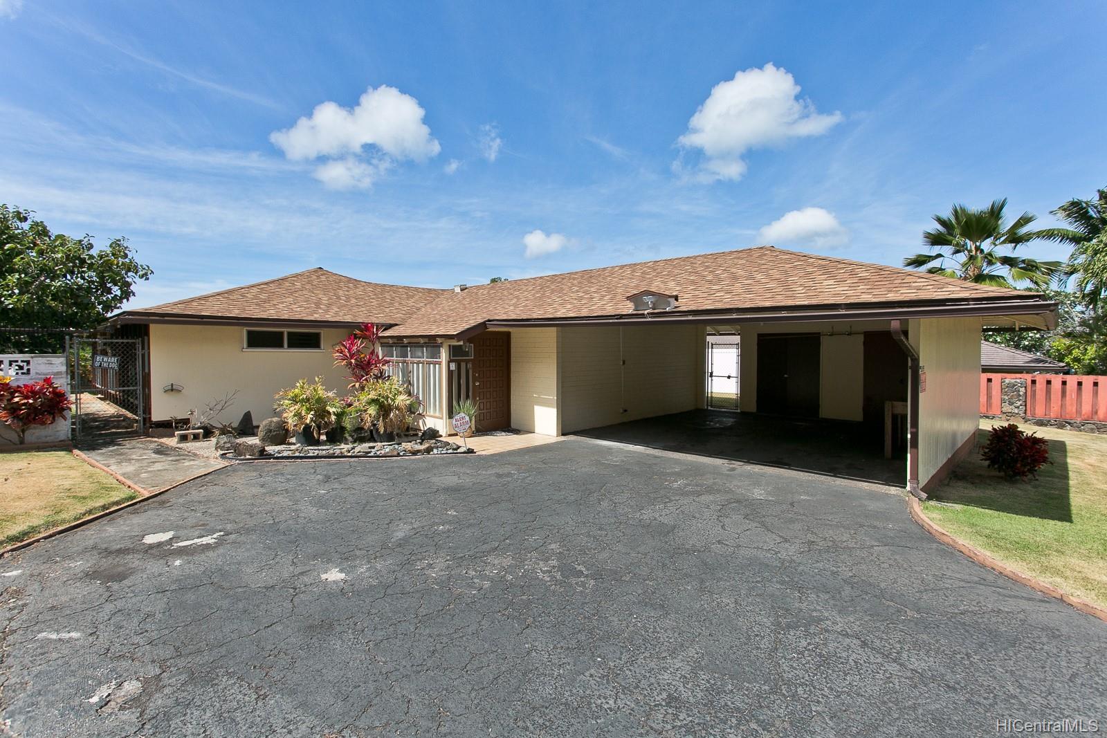 5855 Mahimahi Street Honolulu, HI 96821