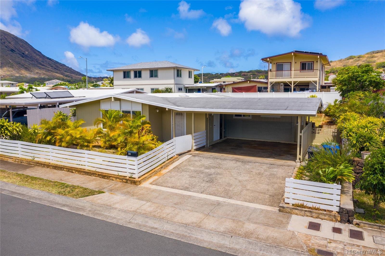 233 Hanamaulu Street Honolulu, HI 96825