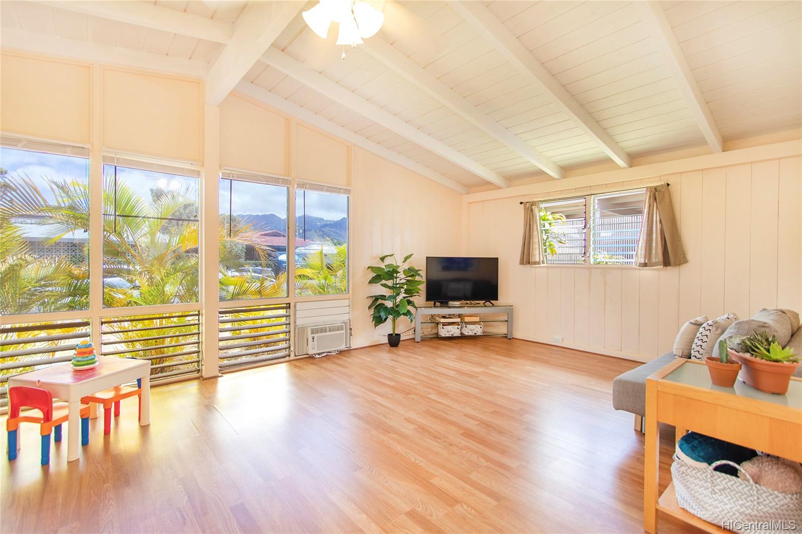 233 Hanamaulu Street Honolulu, HI 96825