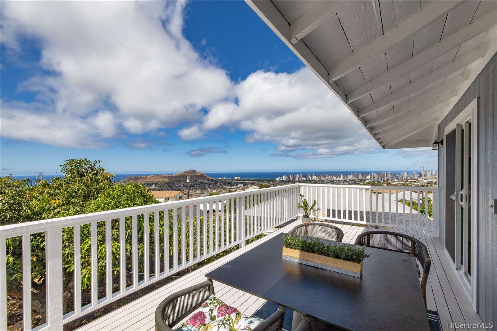 3928 Pili Place Honolulu, HI 96816