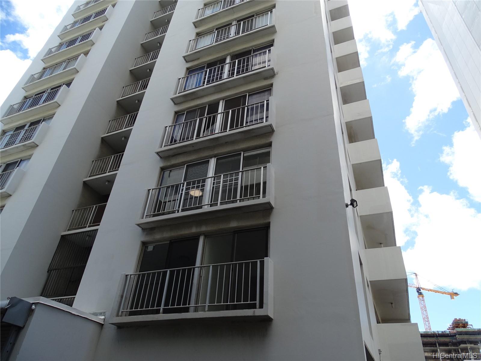 731 Amana Street #202, Honolulu, HI 96814