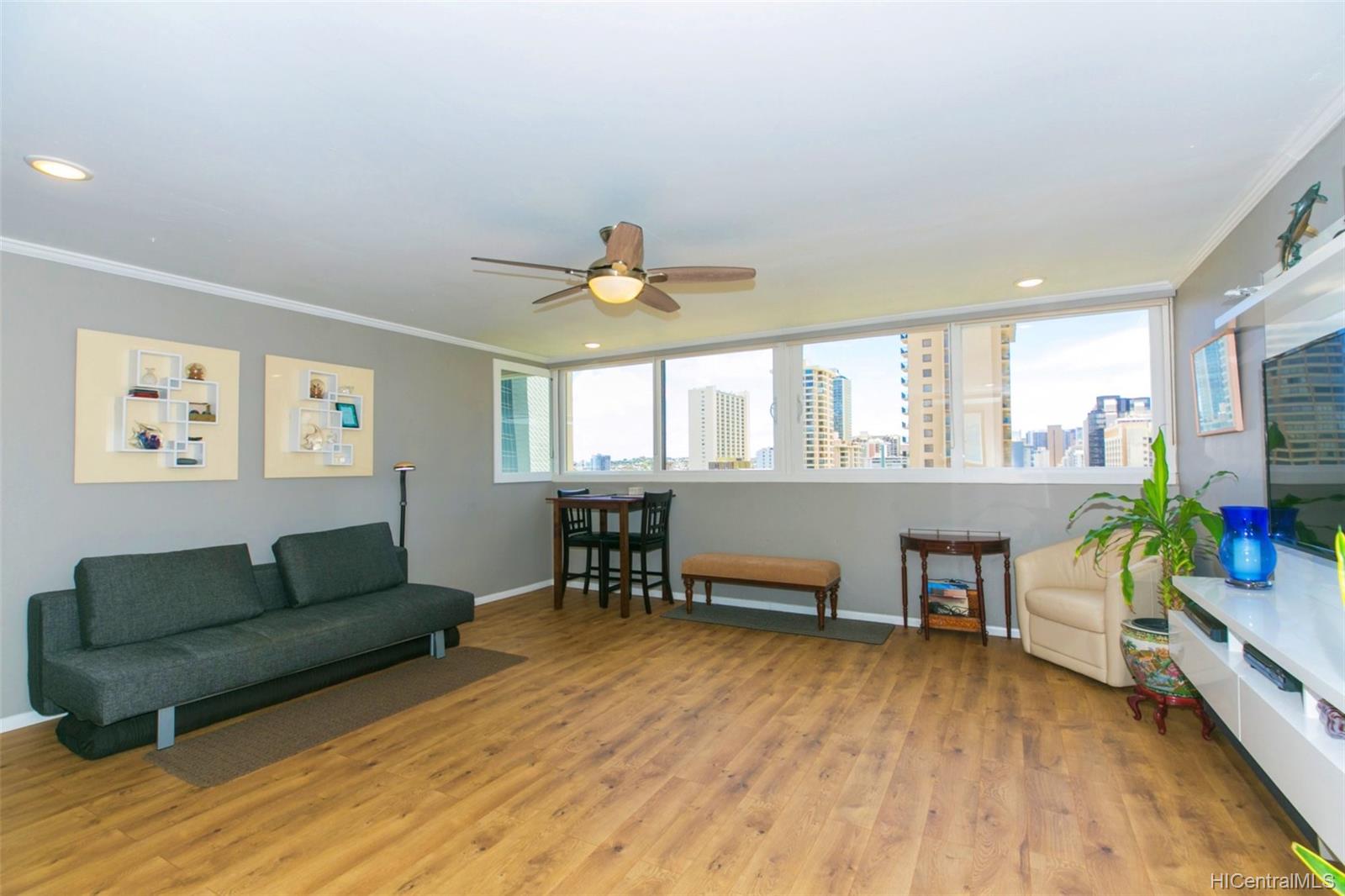 2092 Kuhio Avenue #1603, Honolulu, HI 96815