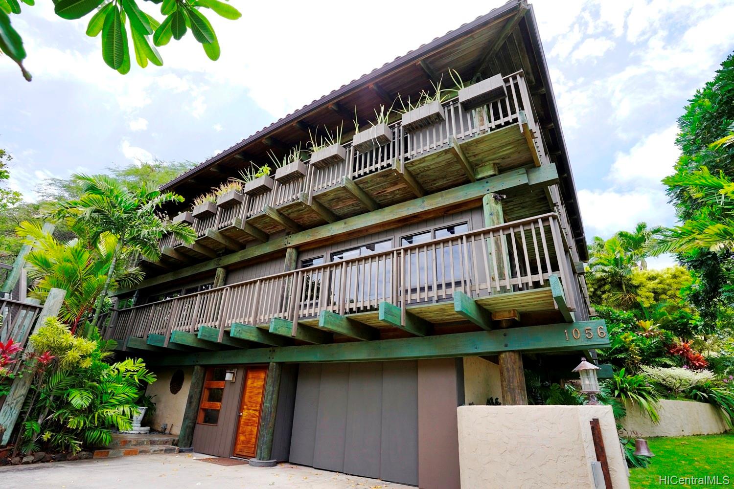 1056 Oilipuu Place Honolulu, HI 96825