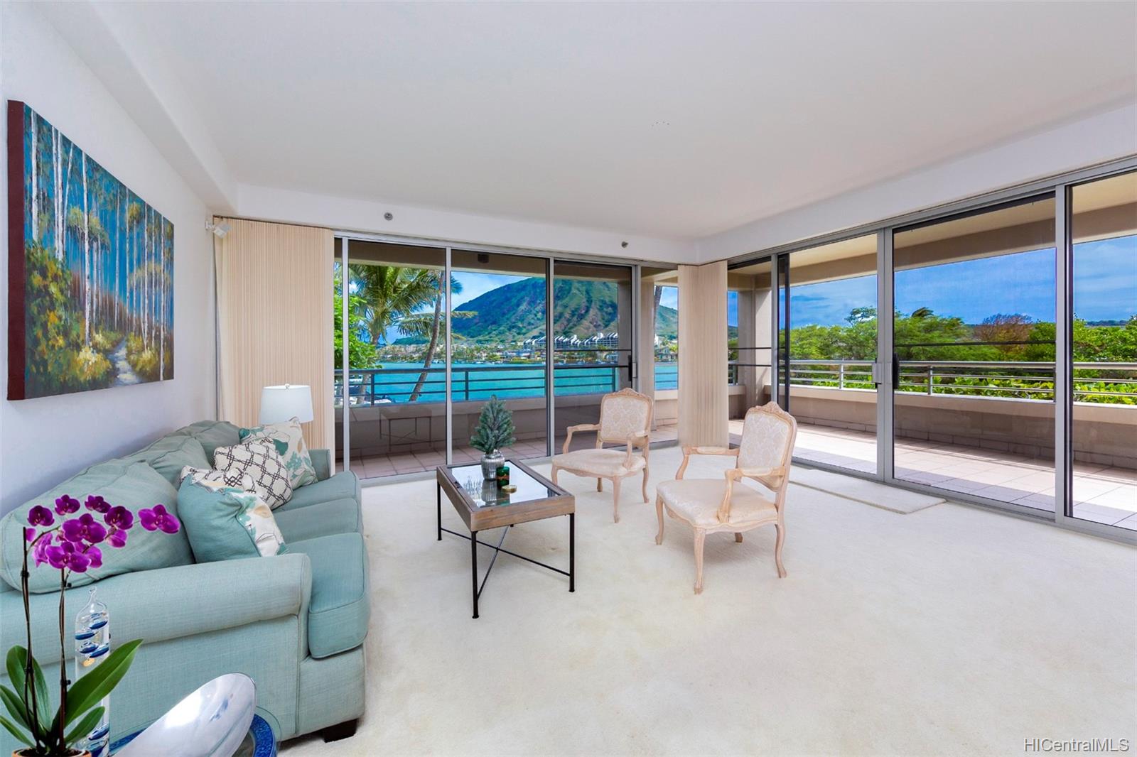 1 Keahole Place #3213, Honolulu, HI 96825