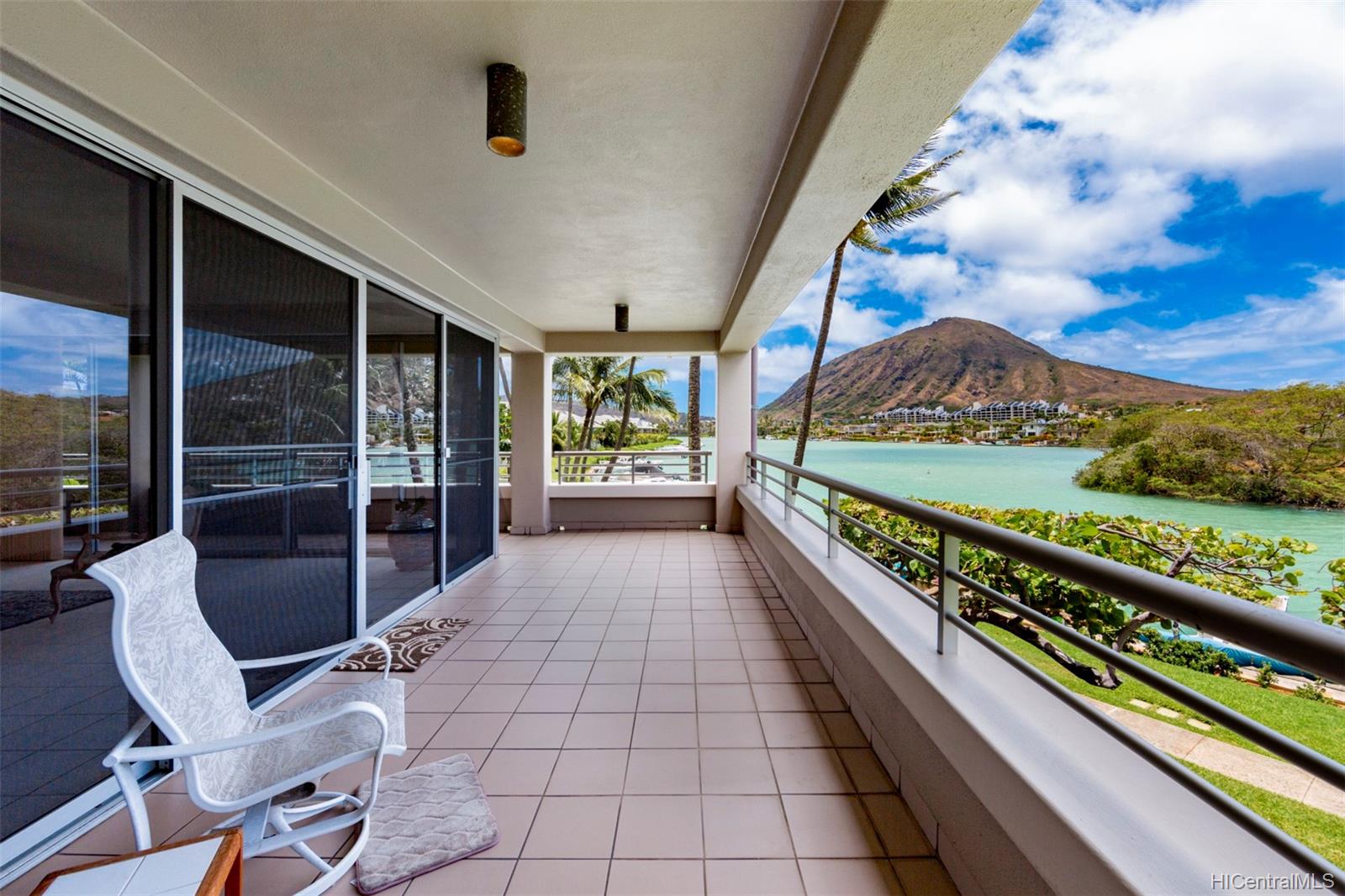 1 Keahole Place #3213, Honolulu, HI 96825